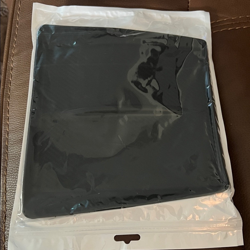 TESLA JUNIPER 2025-2026 model charging pad silicone cover NEW